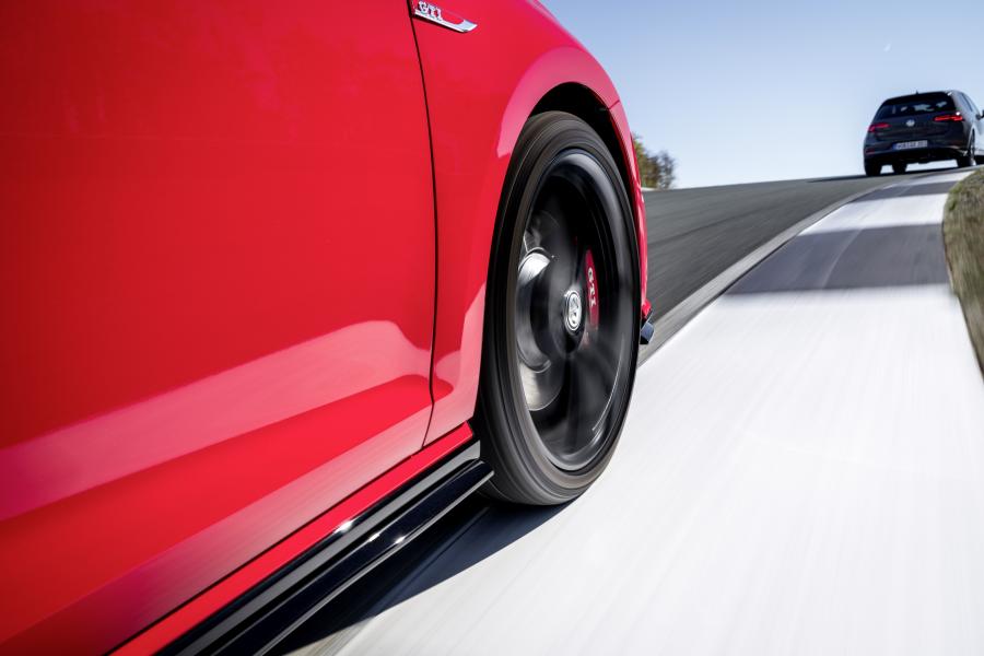Детали экстерьера Volkswagen Golf GTI TCR 3-Door (Typ 5G) 2019 года  (WW) (фото 20 из 107)